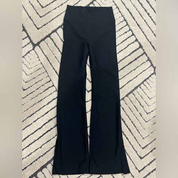 Abercrombie YPB SculptLUX Split-Hem Flare Legging - Picture 6 of 6